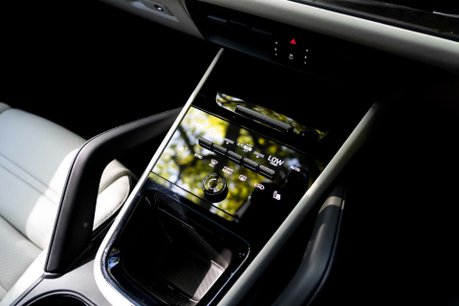 Porsche Cayenne GTS. PANO ROOF. HEAD UP DISPLAY. SOFT CLOSE. BOSE. 9