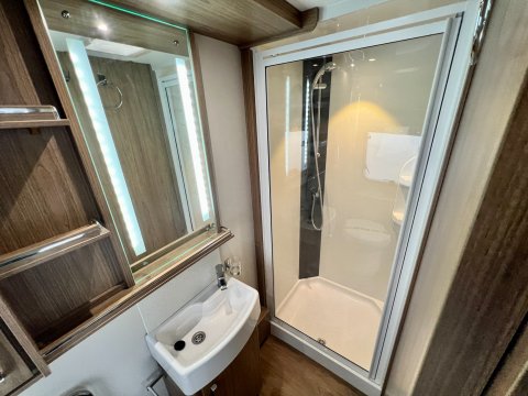 Coachman Laser 675 23