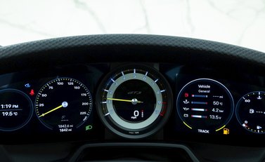 Porsche 911 (992) GT3 Touring 14