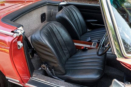 Mercedes-Benz SL Series 280SL Pagoda 31