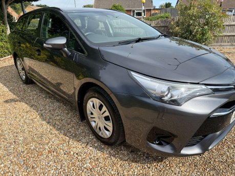 Toyota Avensis 1.6 D-4D Active Touring Sports Euro 6 (s/s) 5dr 7