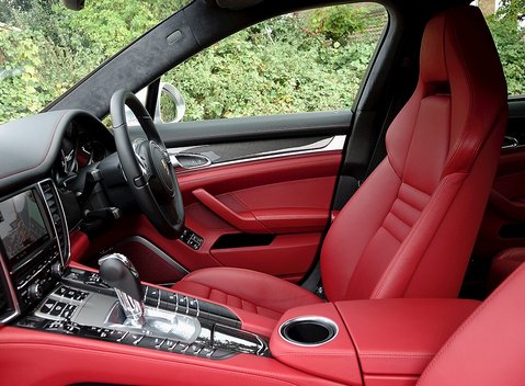 Porsche Panamera Turbo S 25