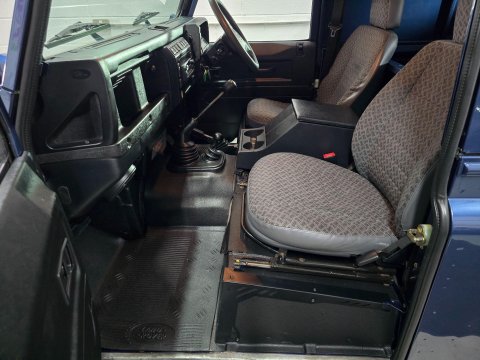 Land Rover Defender 2.5 TD5 County Hard Top SUV SWB 3dr 26