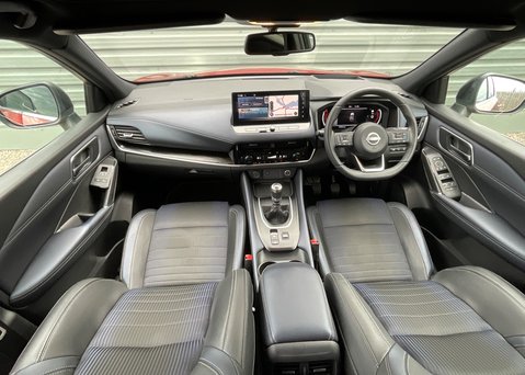 Nissan Qashqai DIG-T TEKNA MHEV 13