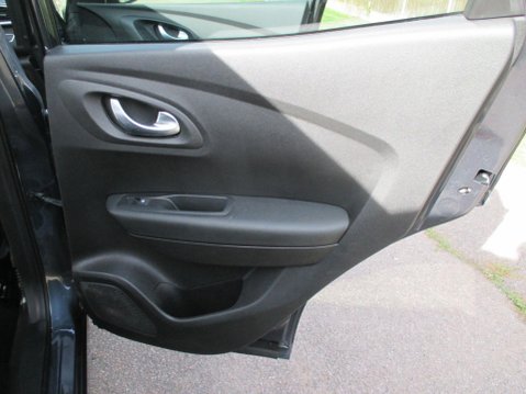 Renault Kadjar 1.3 TCe Iconic Euro 6 (s/s) 5dr 45