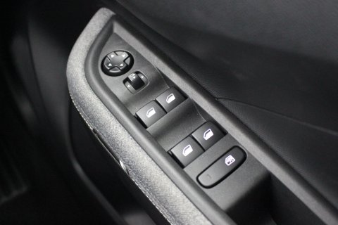 Vauxhall Frontera 5dr 1.2 145ps Ultimate Petrol Hybrid e-DCT Automatic 18