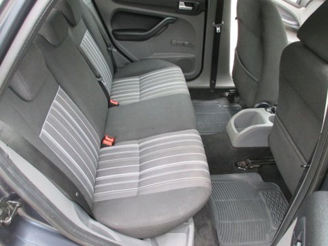 Ford Focus 1.6 Style 5dr 28