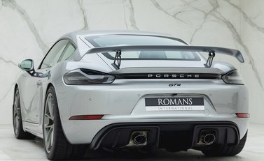 Porsche 718 Cayman GT4 3