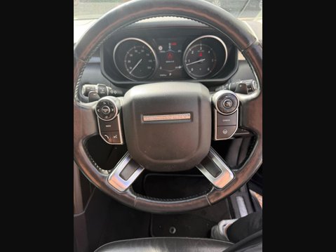 Land Rover Discovery 3.0 TD V6 First Edition SUV 5dr Diesel Auto 4WD Euro 6 (s/s) (258 ps) 39