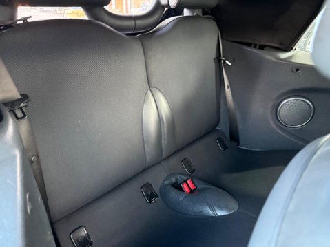 Mini Convertible 1.6 Cooper Euro 3 2dr 22