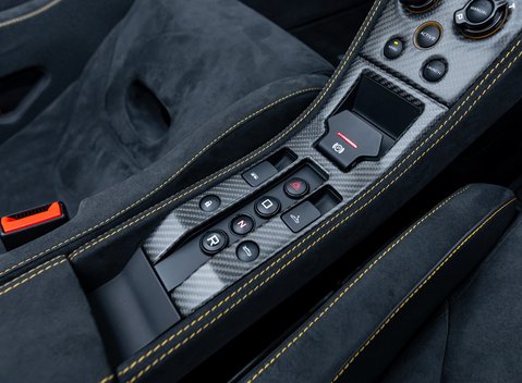 McLaren 675LT Spider MSO Carbon Series 23
