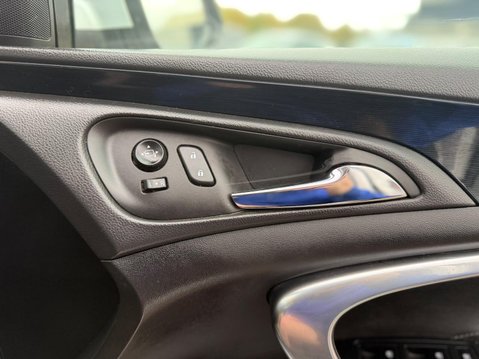Vauxhall Insignia 2.0 CDTi ecoFLEX Elite Nav Euro 5 (s/s) 5dr 16
