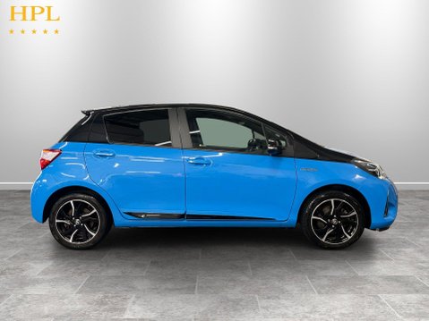 Toyota Yaris 1.5 VVT-h Cyan Bi-Tone Hatchback 5dr Petrol Hybrid E-CVT Euro 6 (s/s) (100 8