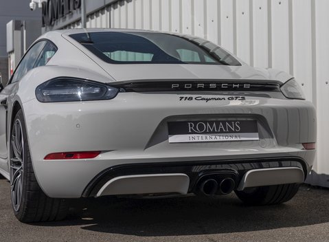 Porsche 718 Cayman GTS 23