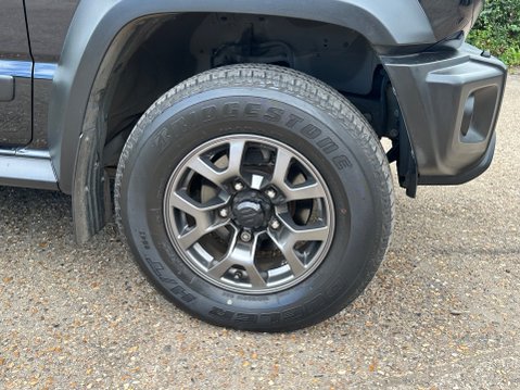 Suzuki Jimny SZ5 6