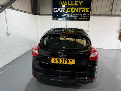 Ford Focus 1.6 Zetec Euro 5 5dr 7