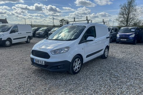 Ford Transit Courier Petrol SWB Low Roof Trend Air Con Alloys Sat Nav E