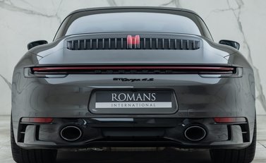 Porsche 911 Targa 4S (992) 11
