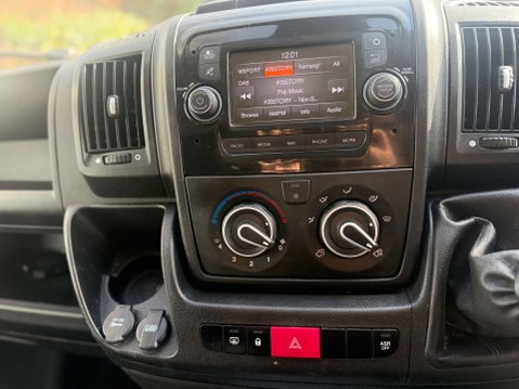 Peugeot Boxer 2.2 Boxer 335 Professional L3H2 Blue HDi 24