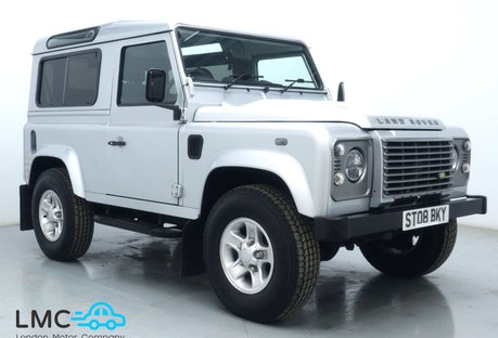 Land Rover Defender 2.4 TDCi XS Station Wagon 3dr Diesel Manual 4WD SWB Euro 4 (122 bhp)