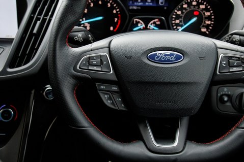 Ford Kuga ST-LINE EDITION 19