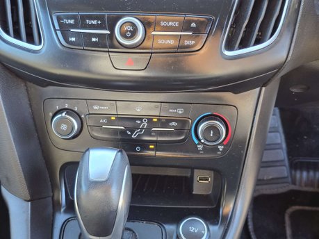Ford Focus 1.0T EcoBoost ST-Line Hatchback 5dr Petrol Auto Euro 6 (s/s) (125 ps) 39