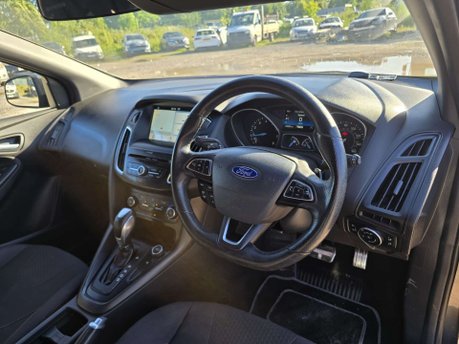 Ford Focus 1.0T EcoBoost ST-Line Hatchback 5dr Petrol Auto Euro 6 (s/s) (125 ps) 43