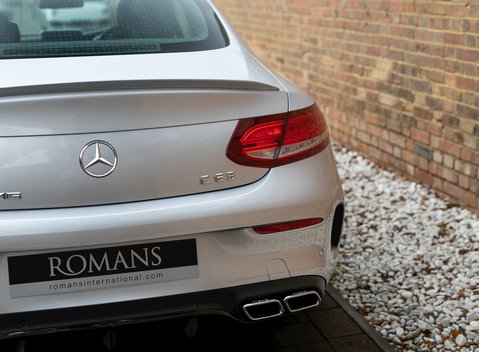 Mercedes-Benz C Class C63 Coupe 22