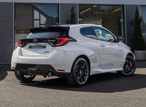 Toyota Yaris GR-Y CIRCUIT 3