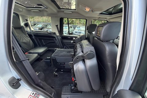 Land Rover Discovery SDV6 LANDMARK - ONE OWNER - 10 SERVICED INC CAMBELT 70
