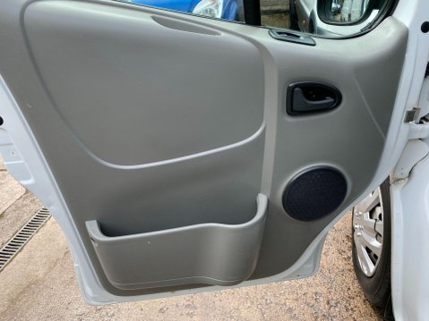 Vauxhall Vivaro 2.0 2700 CDTi FWD L1 4dr 31