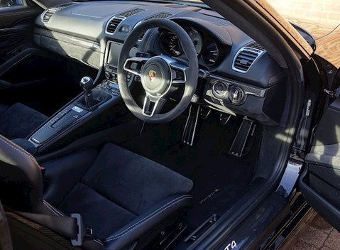 Porsche Cayman GT4 13