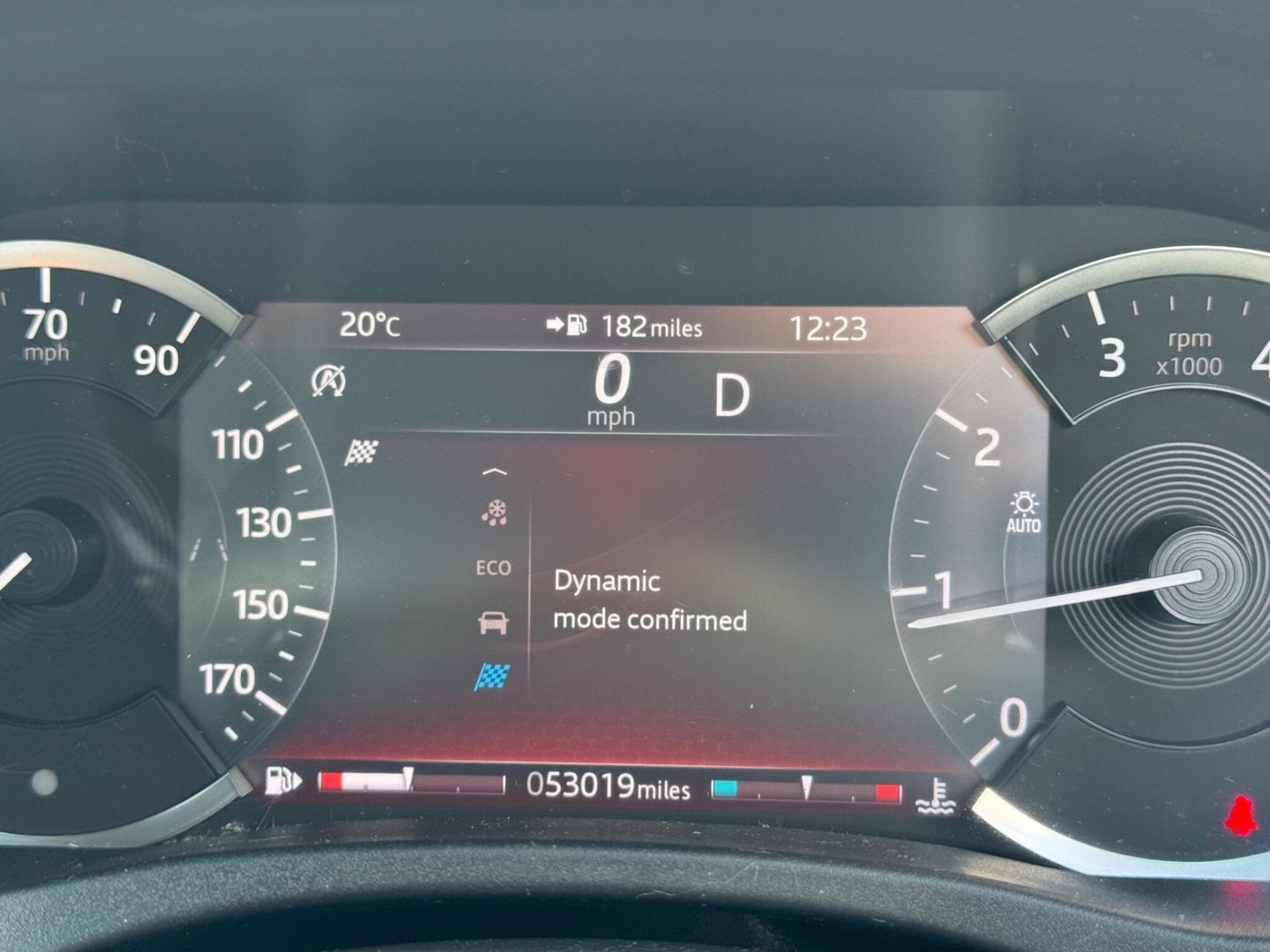 2019 Jaguar XE — image 25
