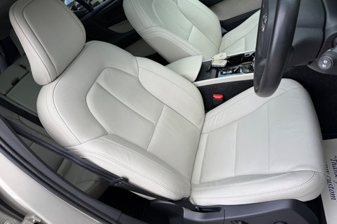 Volvo XC40 T5 INSCRIPTION AWD -XENIUM -360 CAMERA -PAN ROOF -HARMAN KARDON -WINTER PAC 35