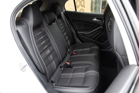 Mercedes-Benz GLA Class GLA 180 URBAN EDITION 32