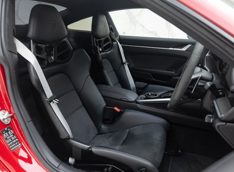 Porsche 911 Turbo S (992) Lightweight 14