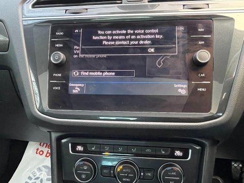 Volkswagen Tiguan 2.0 TDI SEL SUV 5dr Diesel DSG 4Motion Euro 6 (s/s) (150 ps) 25