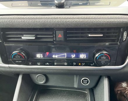 Nissan Qashqai 1.3 Qashqai Acenta Premium T MHEV CVT 5dr 53