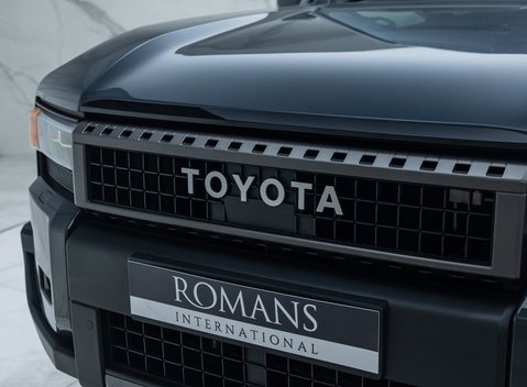 Toyota Land Cruiser Invincible 43