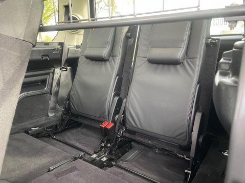 Land Rover Discovery 3.0 SD V6 Landmark Auto 4WD Euro 6 (s/s) 5dr 21