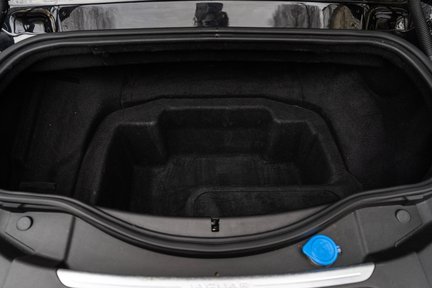 Jaguar F-Type R-Dynamic Black 35