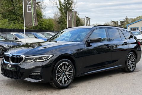 BMW 3 Series 330E M SPORT TOURING - HYBRID - APPLE CAR PLAY - 2 OWNERS - CAMERA -NEW MOT 12