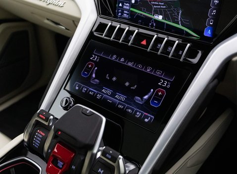 Lamborghini Urus V8 16