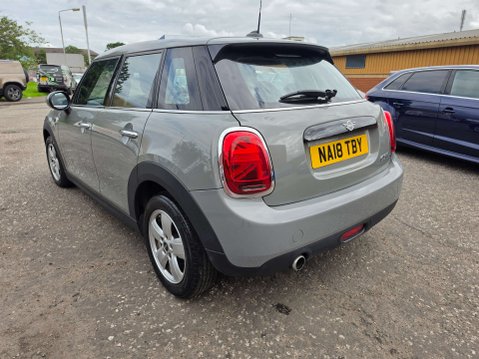 Mini Hatch 1.5 Cooper 5dr 8