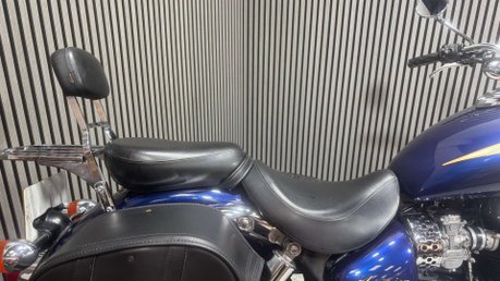 Triumph Bonneville 2011 ONLY 21K NEW MOT CRUISER 865CC 7