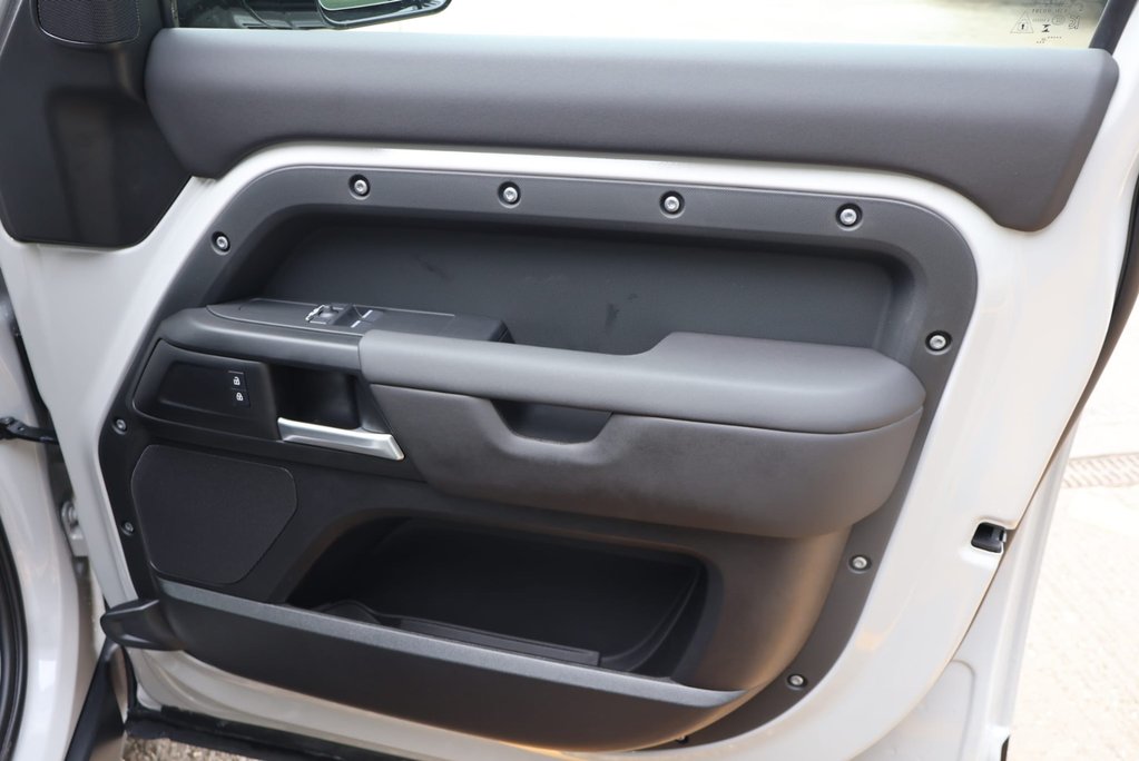 Land Rover Defender 110 D250 HARD TOP  EXPLORE EDITION styled by Seeker with rear seats  21