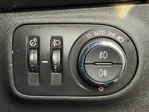 Vauxhall Corsa 1.4i ecoFLEX Excite Euro 6 5dr (a/c) 15