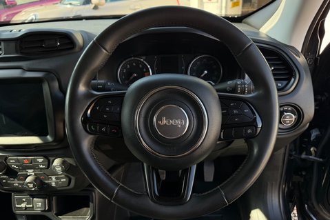 Jeep Renegade 1.0T NIGHT EAGLE STUNNING CAR! SAT NAV..CRUISE CONTROL..AIR CON.STUNNING 13