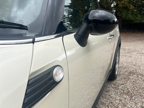 Mini Clubman 1.6 Cooper Estate 5dr Petrol Steptronic Euro 4 (120 ps) 33