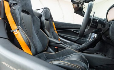 McLaren 720S Spider Peformance 22
